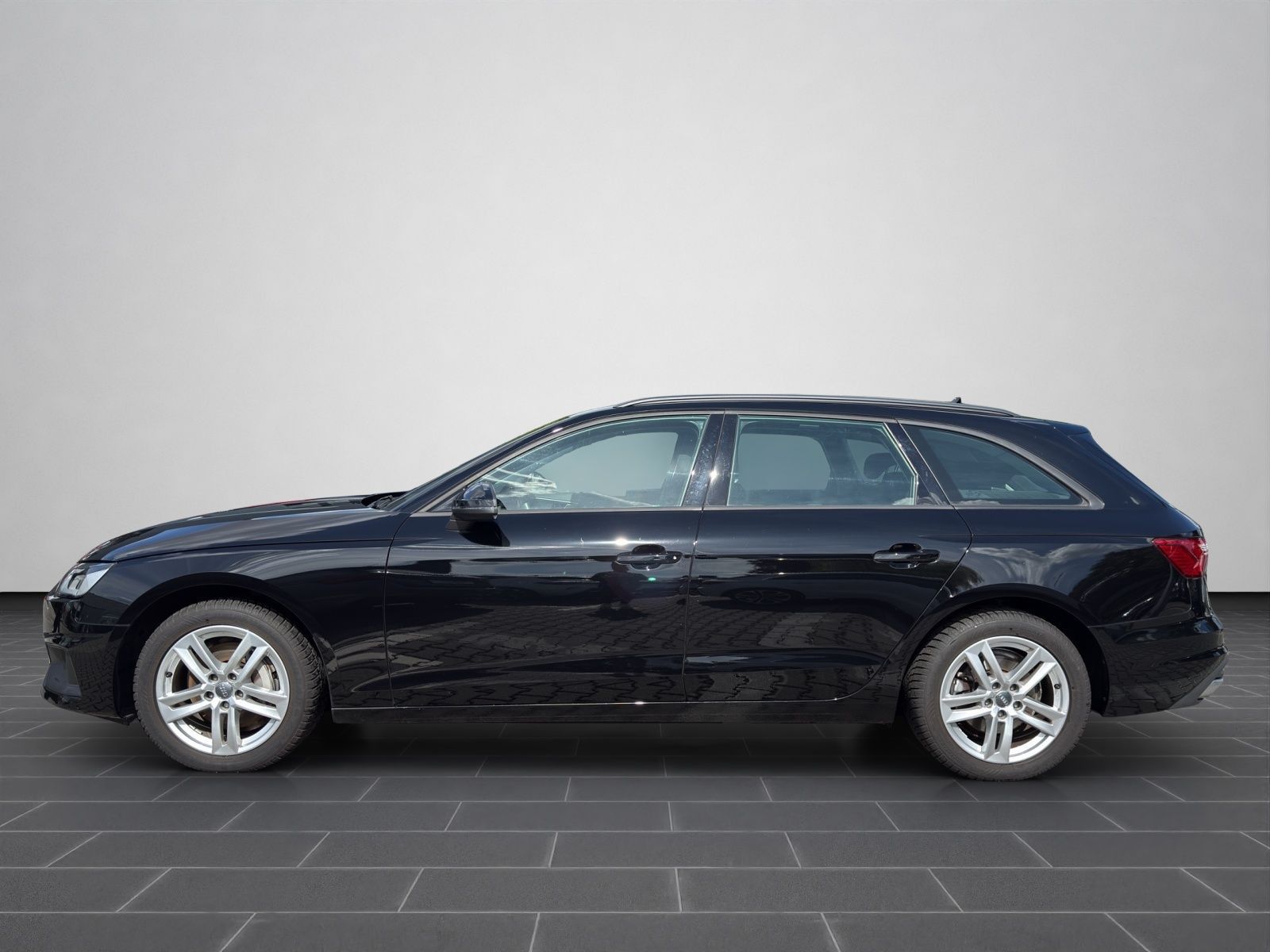 Audi A4 Avant 40 TFSI S tronic - Samsaru's Car Outlet