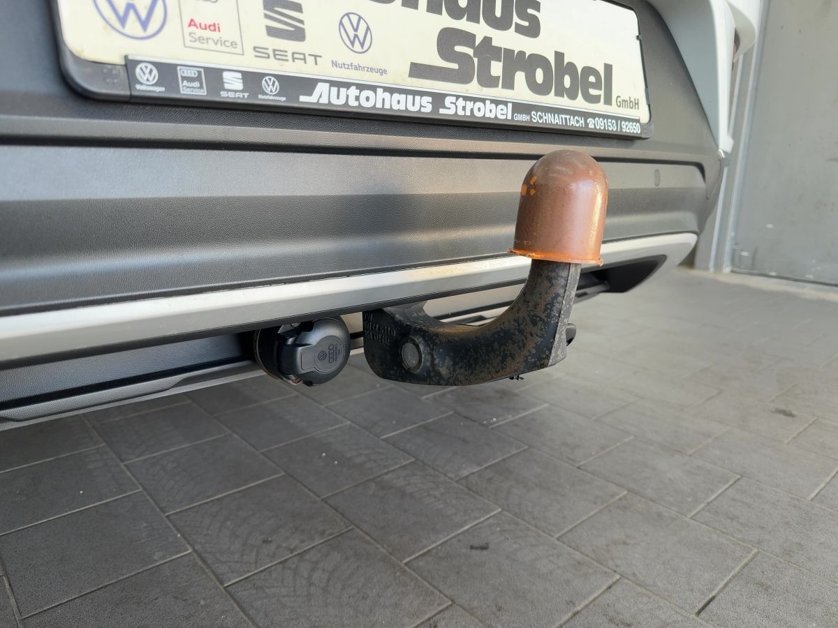 Volkswagen T-Roc 1.5 TSI DSG United - Samsaru's Car Outlet