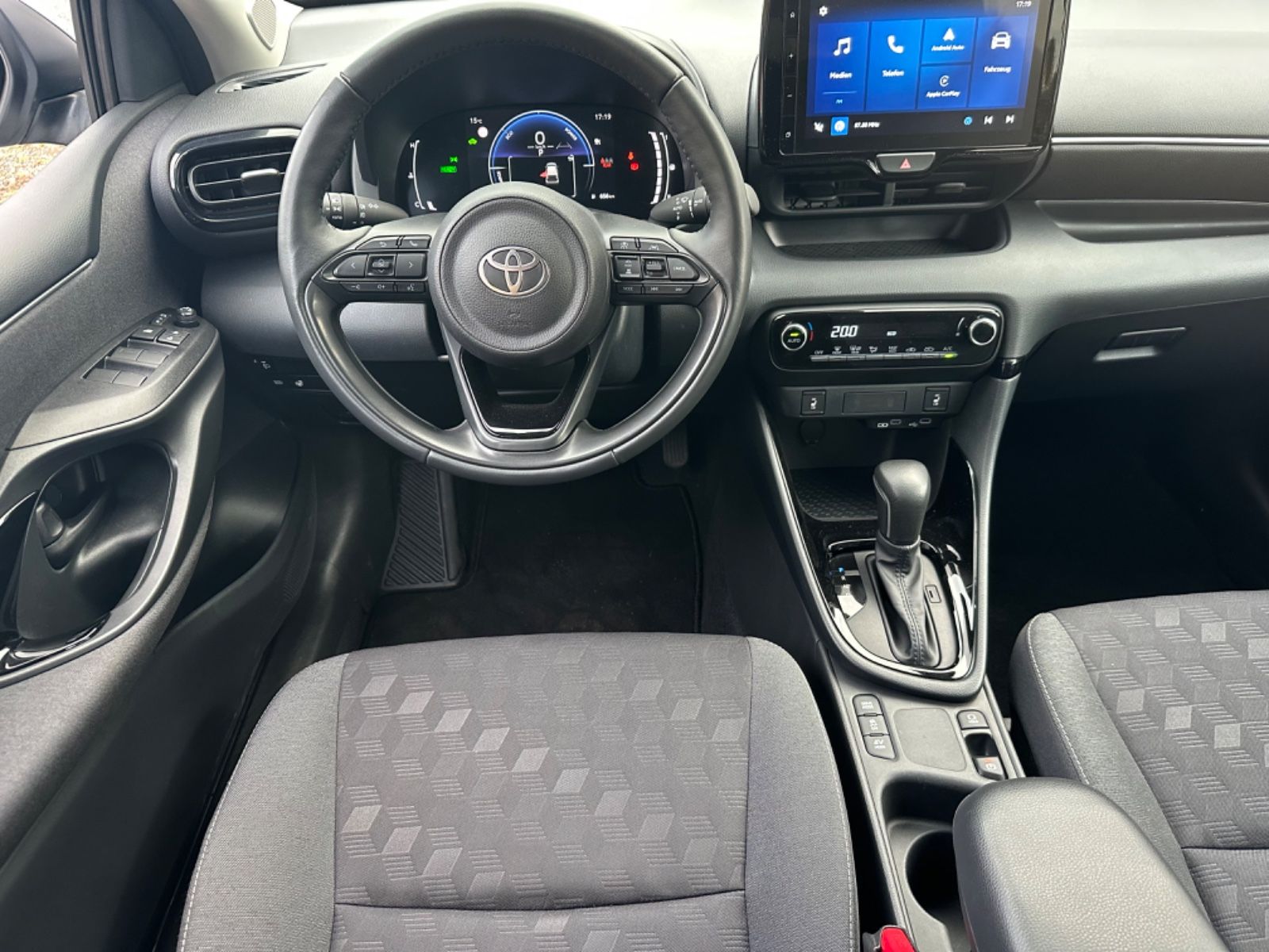 Toyota Yaris Hybrid Style Comfort/PDC/TW/LED/CarPlay