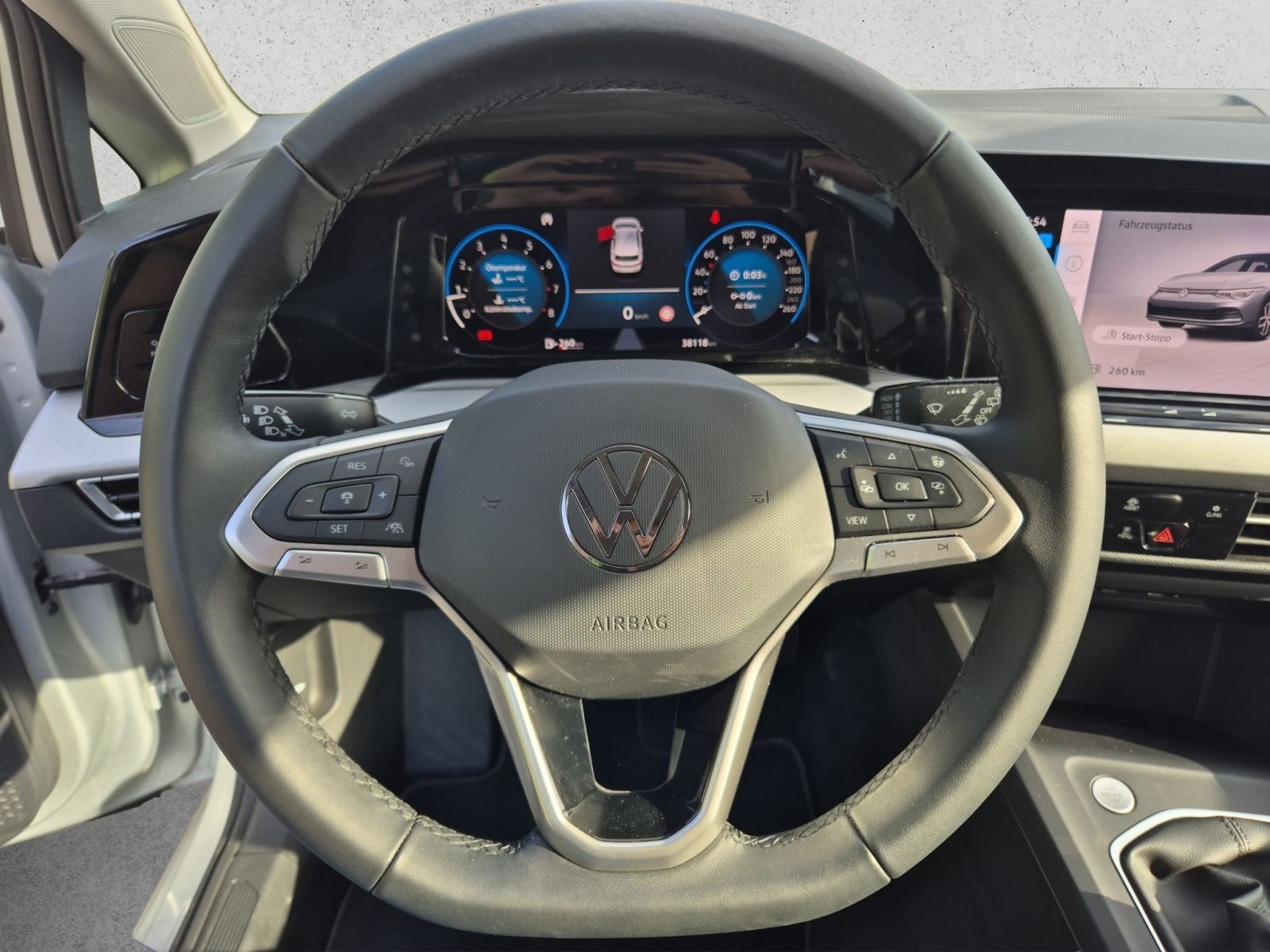Volkswagen Golf Life 1.5 TSI - Samsaru's Car Outlet