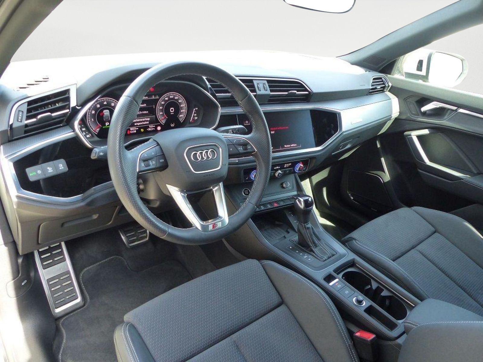 Audi Q3 Sportback 40 TFSI quattro S-tronic S line - Samsaru's Car Outlet
