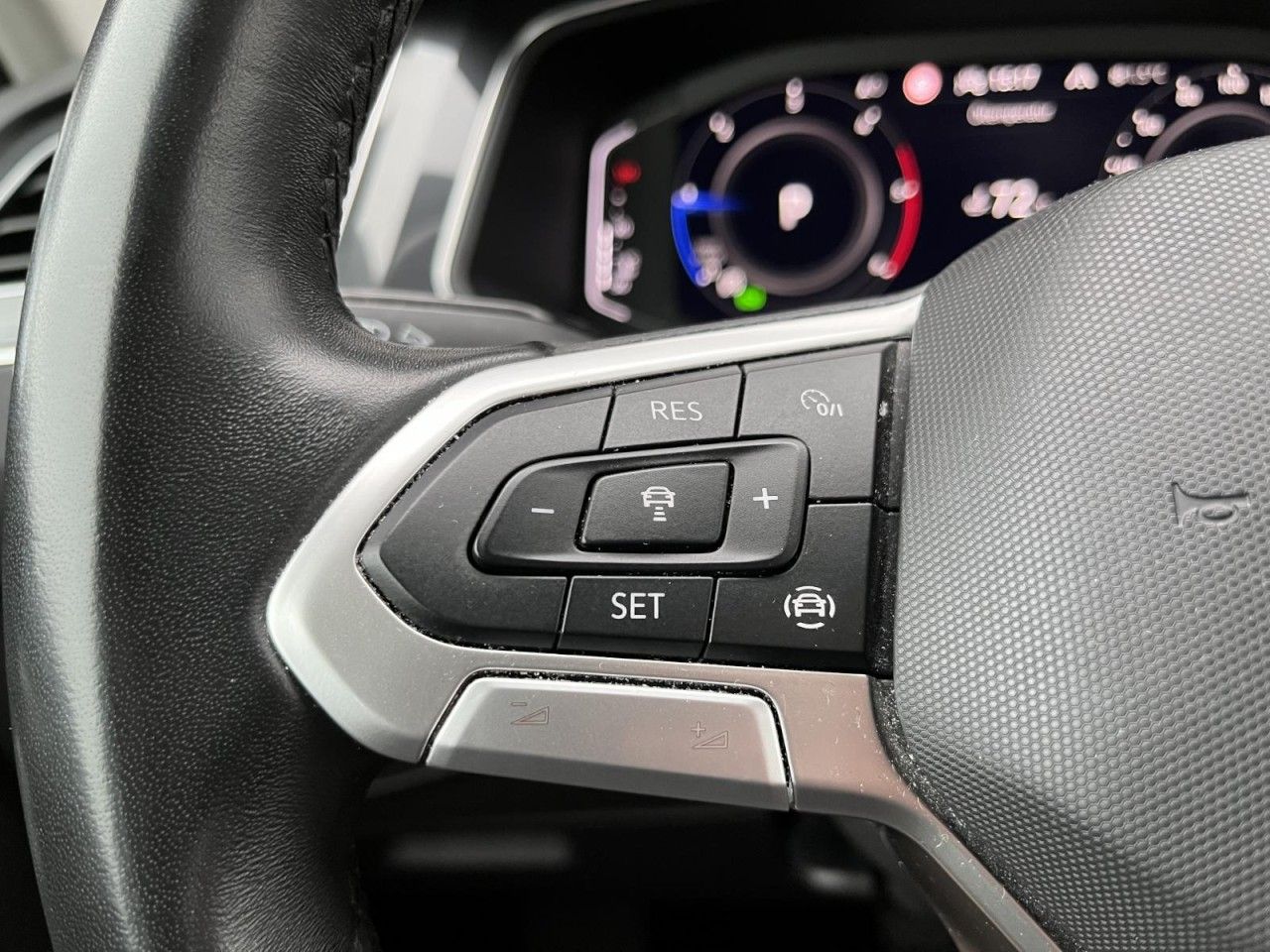 Volkswagen Tiguan 2,0 TDI DSG 4Motion Elegance (Navi+AHK+AC