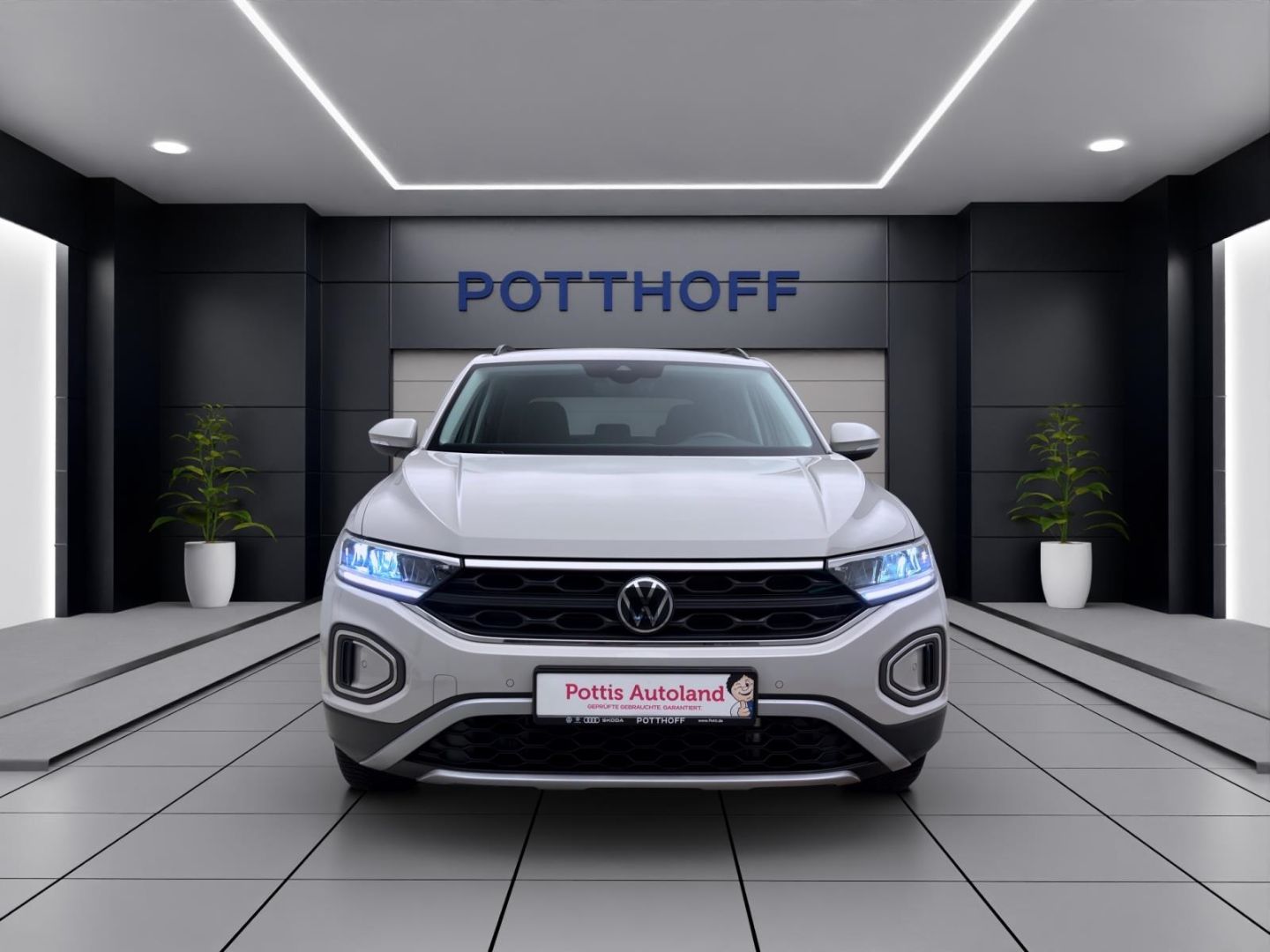 Volkswagen T-Roc 1.5 TSI DSG LIFE - Samsaru's Car Outlet