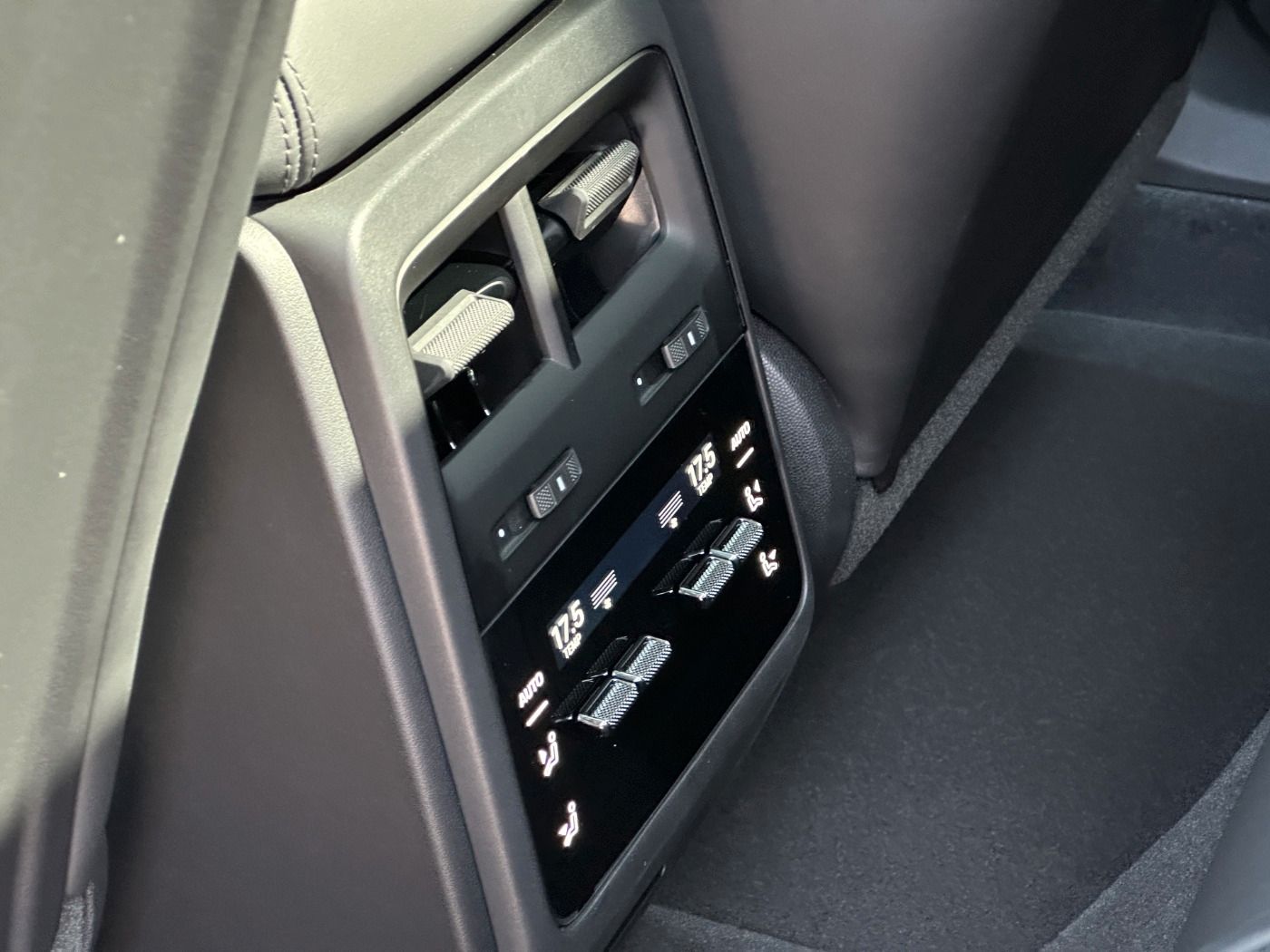 Porsche Macan 4 - Samsaru's Car Outlet