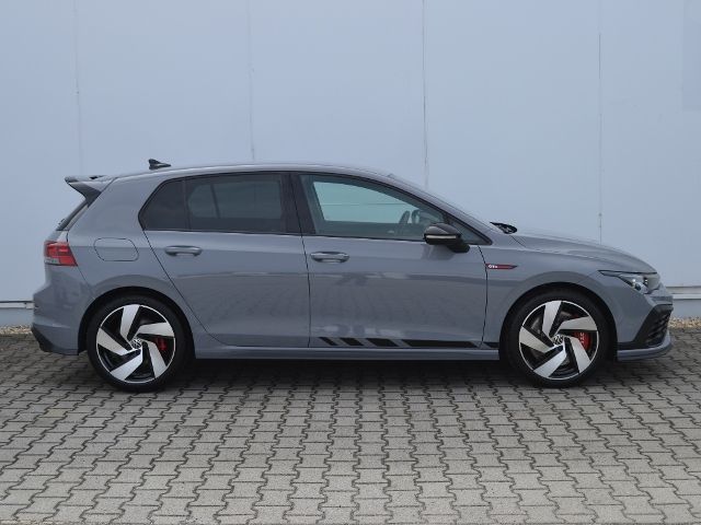 Volkswagen Golf VIII GTI - Samsaru's Car Outlet