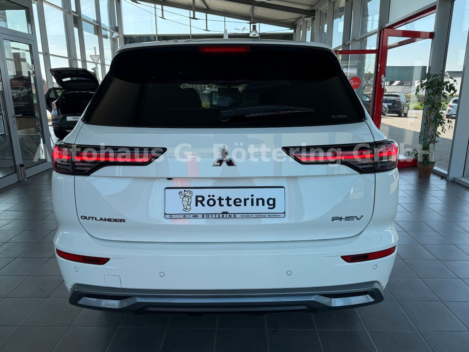 Mitsubishi Outlander Top 4WD PHEV Leder LED 4xSHZ 360° HUD