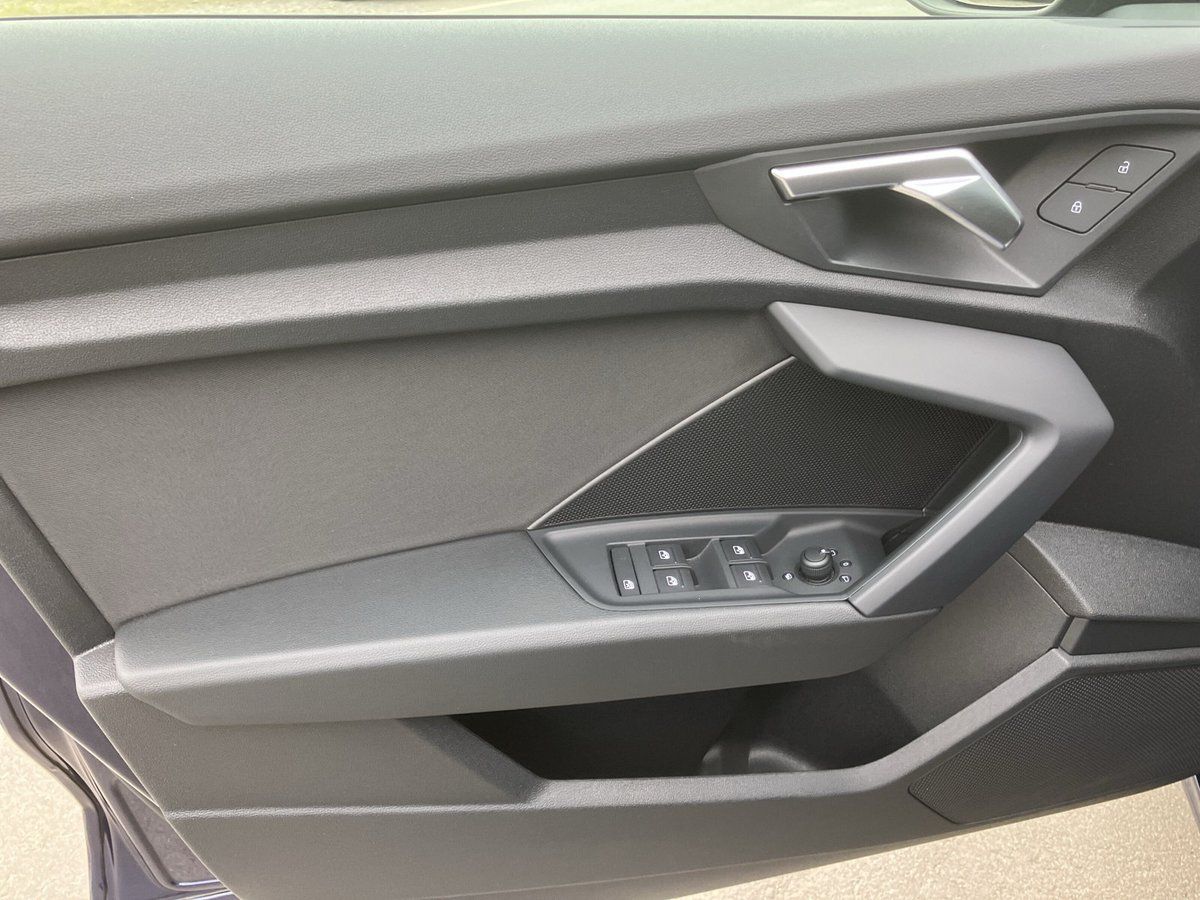 Audi A3 SPORTBACK 30 TDI S-TRONIC LED+ACC+SHZ+PDC+APP