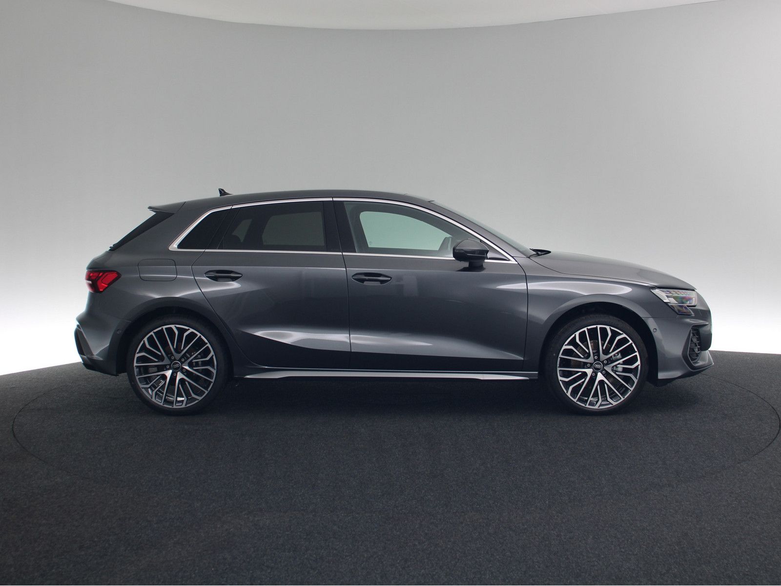 Audi A3 Sportback 35 TFSI S line - Samsaru's Car Outlet
