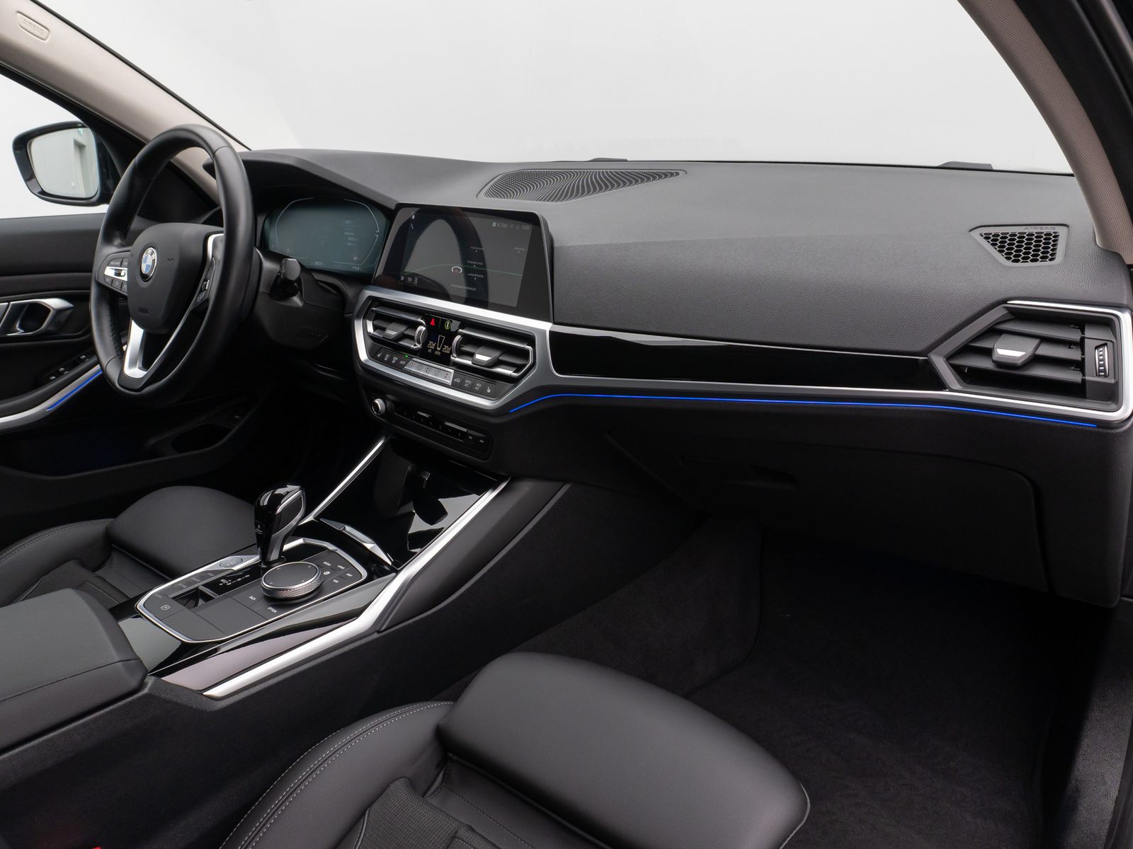 BMW 320d SportLine - Samsaru's Car Outlet