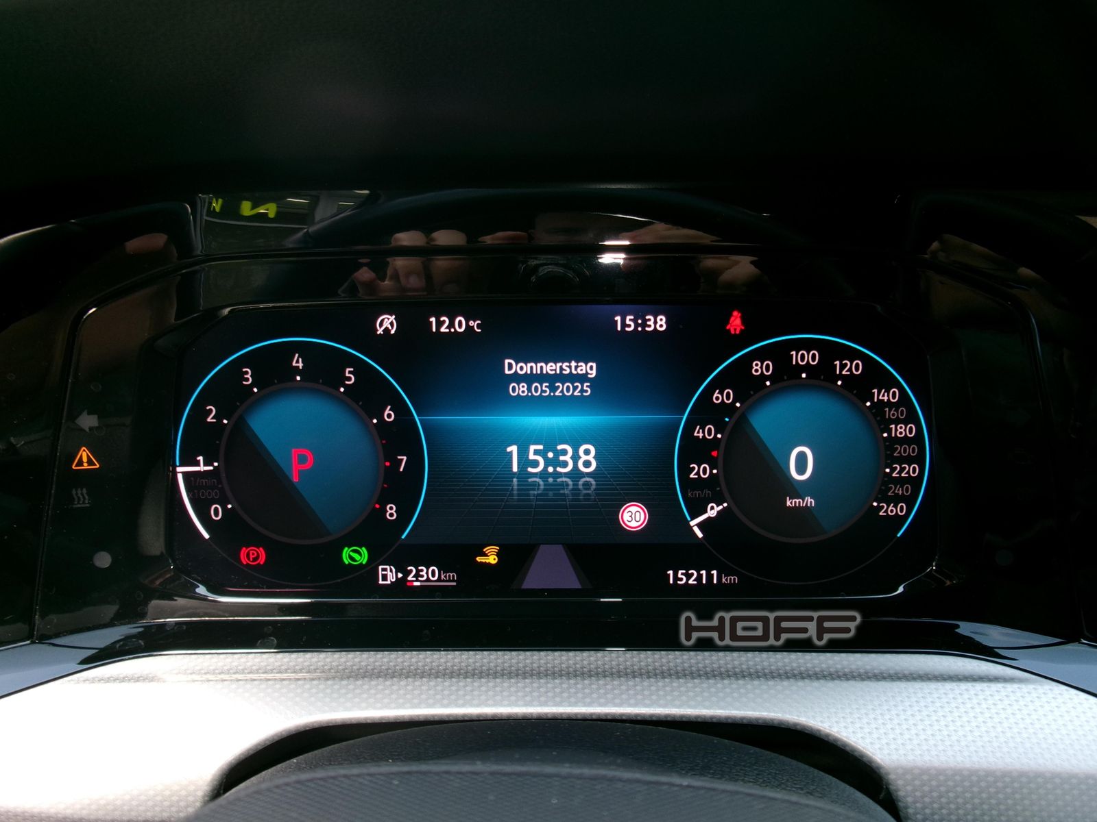 Volkswagen Golf VIII 1.0 eTSI Move - Samsaru's Car Outlet