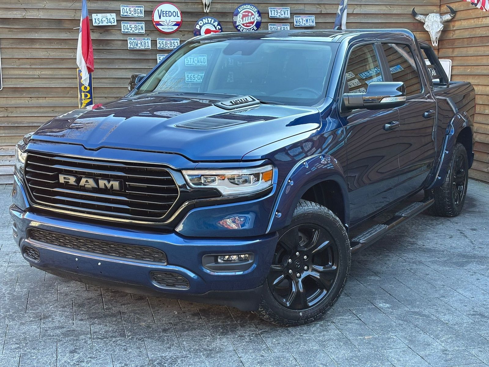 Dodge RAM 1500 Laramie LED AHK Memory 4x4 6-Sitzer