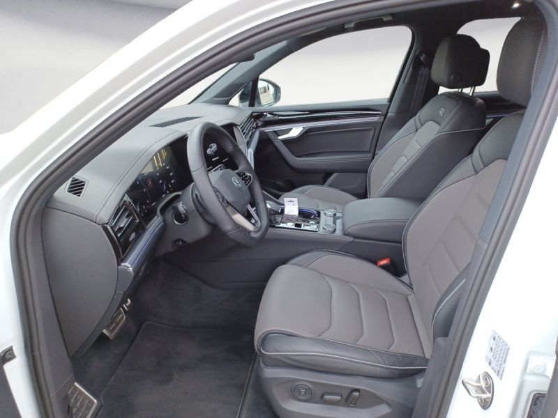 Volkswagen Touareg 3.0 V6 TDI 4Motion R-Line - Samsaru's Car Outlet