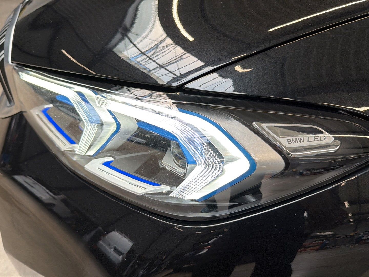 BMW 318i Touring M-Sport AHK ACC KZ 360° HUD PANO IQ