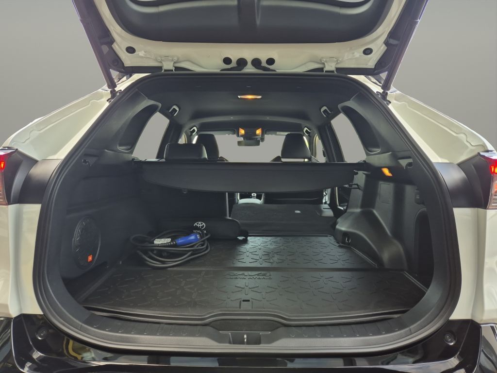 Toyota RAV4 Plug-In - Samsaru's Car Outlet