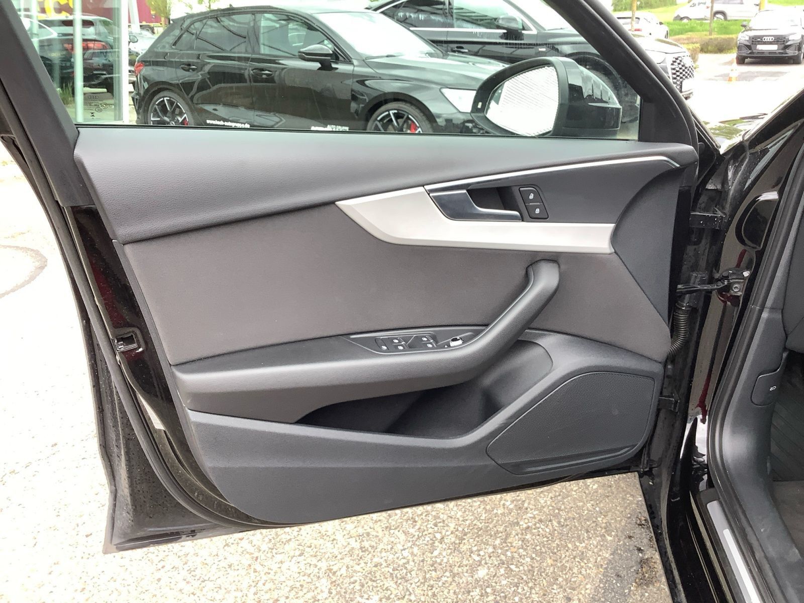 Audi A4 Avant 35 TDI S-Tronic - Samsaru's Car Outlet