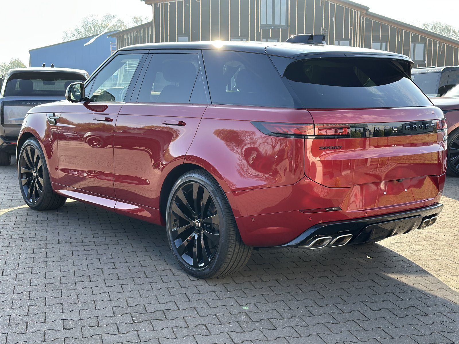 Range Rover Sport P530 4.4 V8 First Edition - Samsaru's Car Outlet