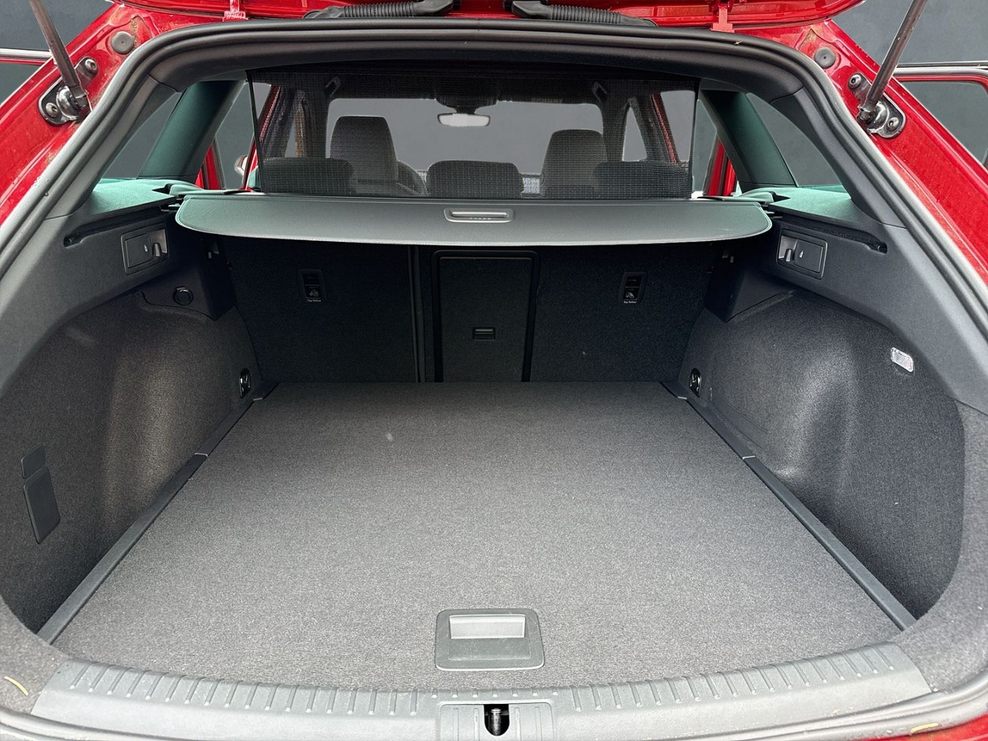 Cupra Leon Sportstourer 1.5 eTSI - Samsaru's Car Outlet