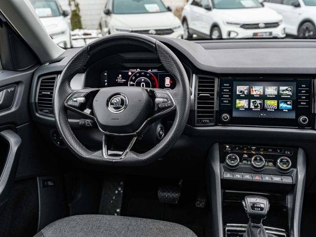 Skoda Kodiaq 2.0 TDI DSG 4x4 Clever *DCC*PANO*AHK*