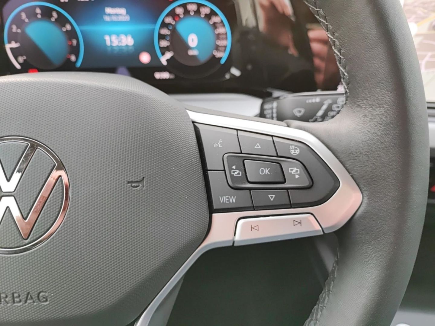 Volkswagen Golf Variant VIII 8 Life 1.0 TSI - Samsaru's Car Outlet