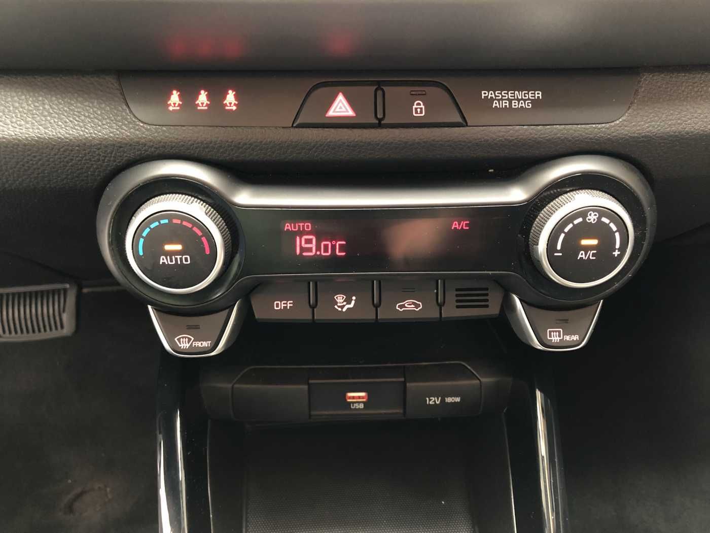 Kia Stonic 1.0i T DCT Vision - Samsaru's Car Outlet