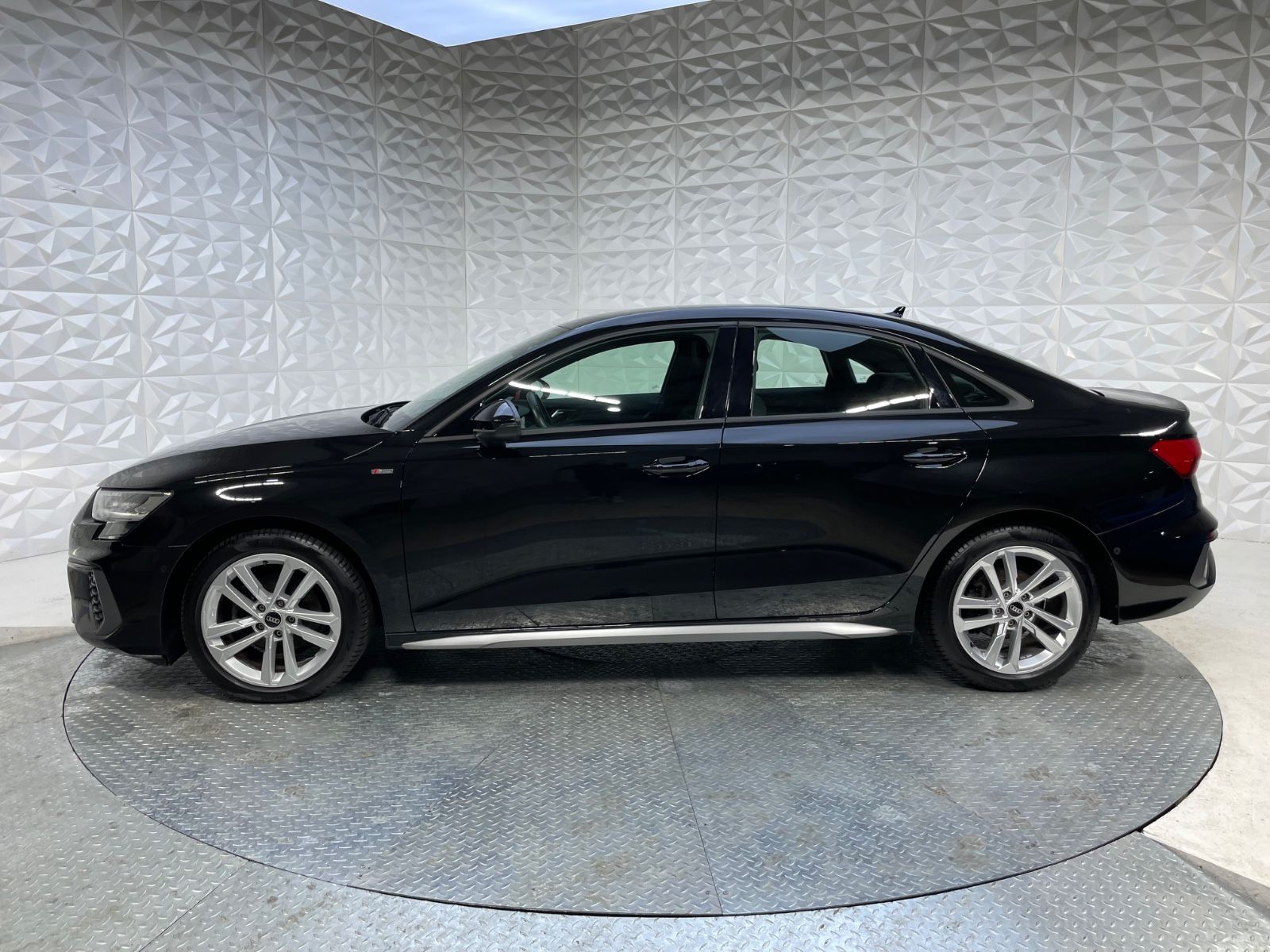 Audi A3 Limousine 35 TDI S line+LED+NAVI+ACC+DAB+SOUN