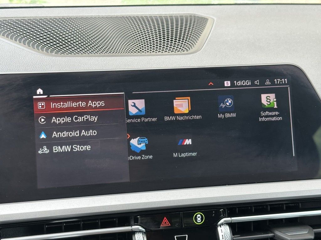 BMW 330 e Touring Aut Advantage - Samsaru's Car Outlet