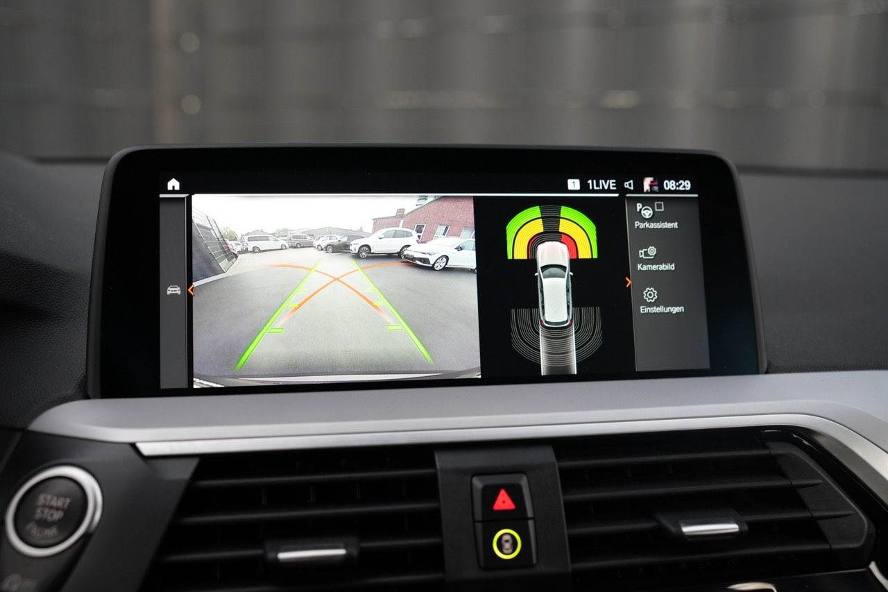 BMW X3 xDrive 20 i Advantage *LIVECOCKPIT*NAVI*