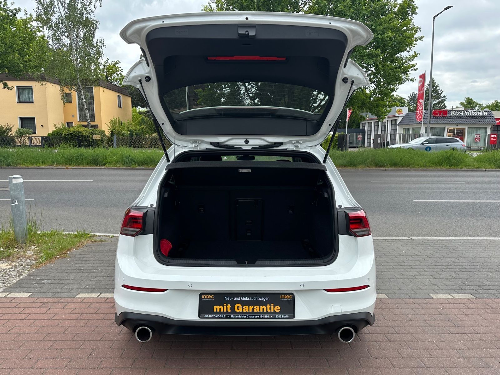 Volkswagen Golf VIII GTI - Samsaru's Car Outlet