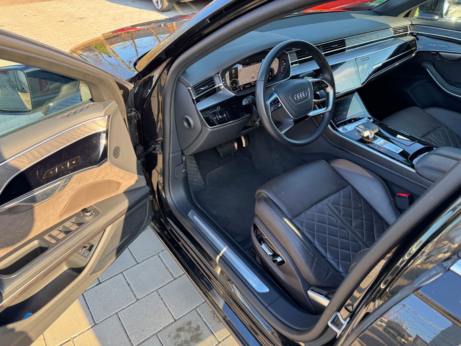 Audi A8 60 TFSI e quattro - Samsaru's Car Outlet