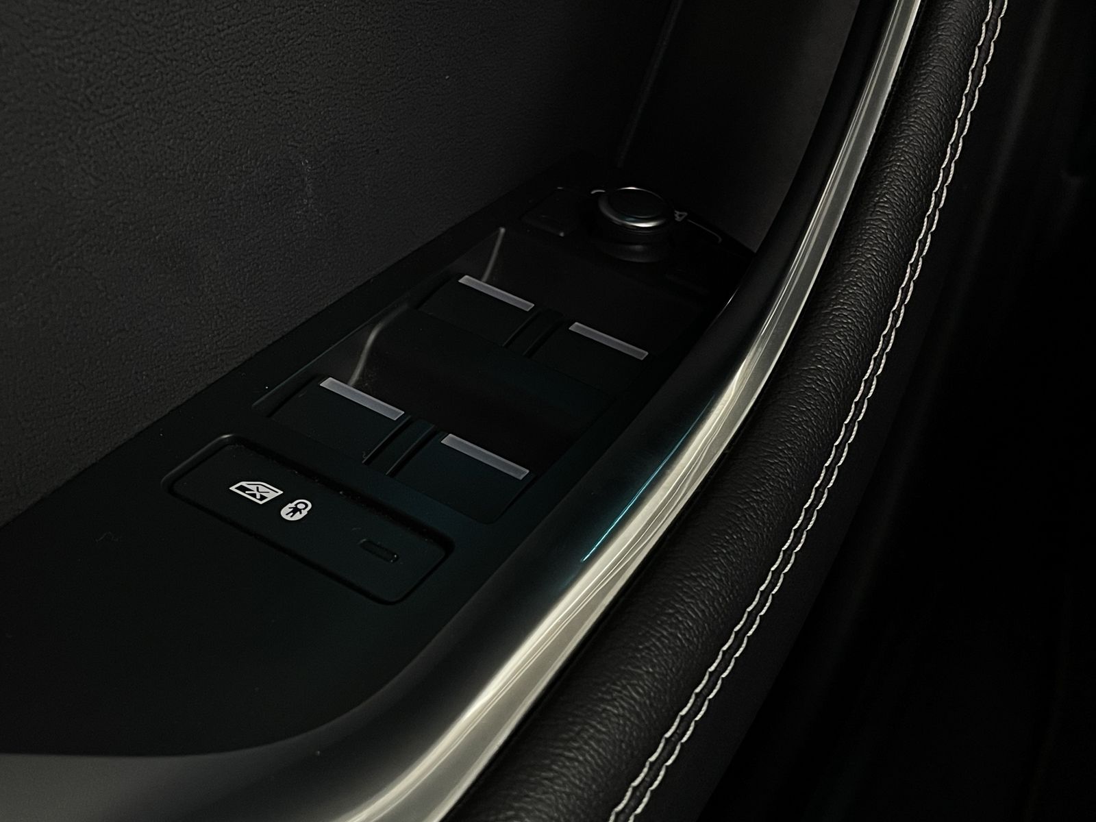 Jaguar XE P300*R-Dynamic*Black AWD*360° KAMERA*PANO*LED