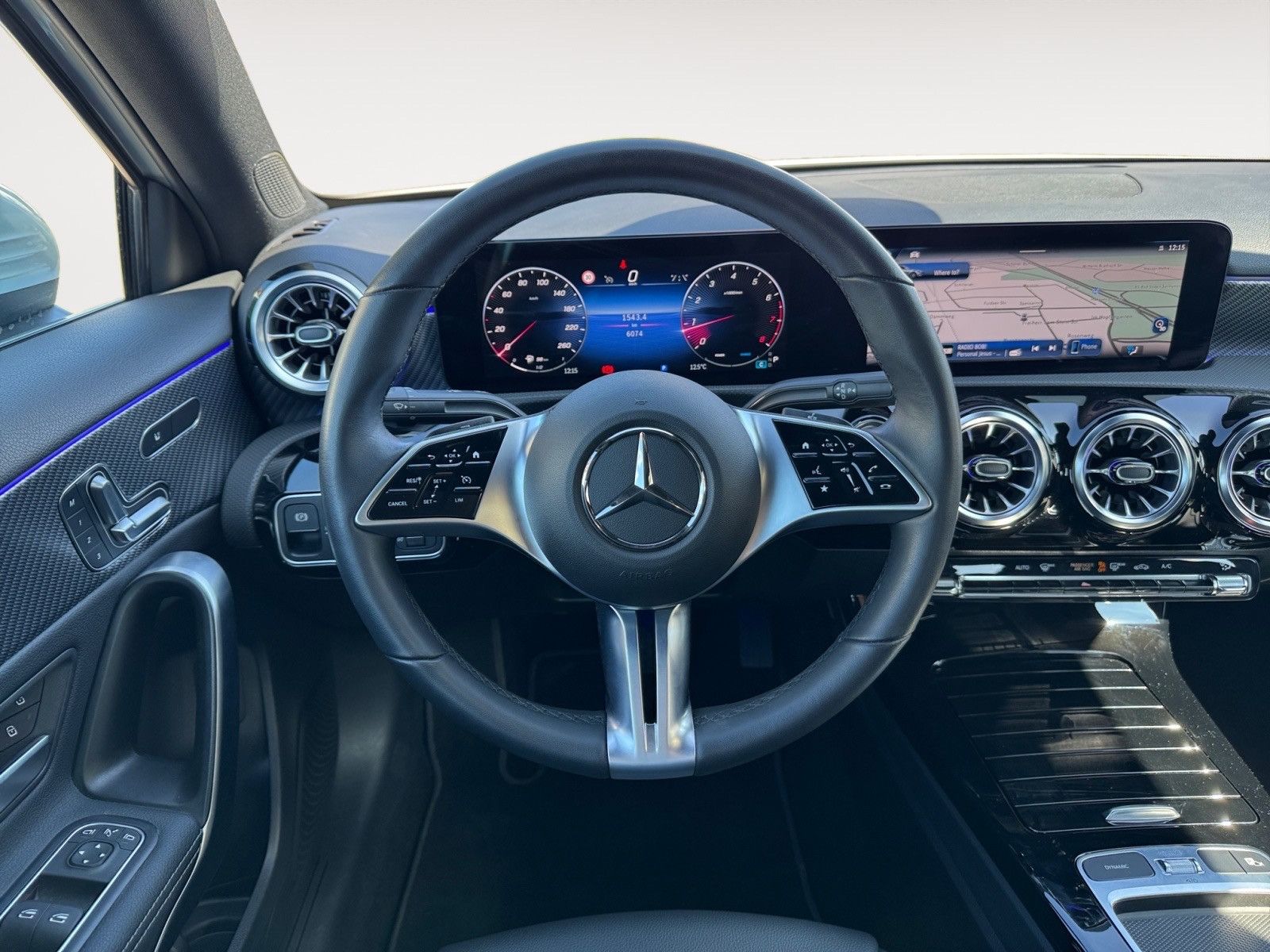 Mercedes-Benz A 180 AMG-Line - Samsaru's Car Outlet