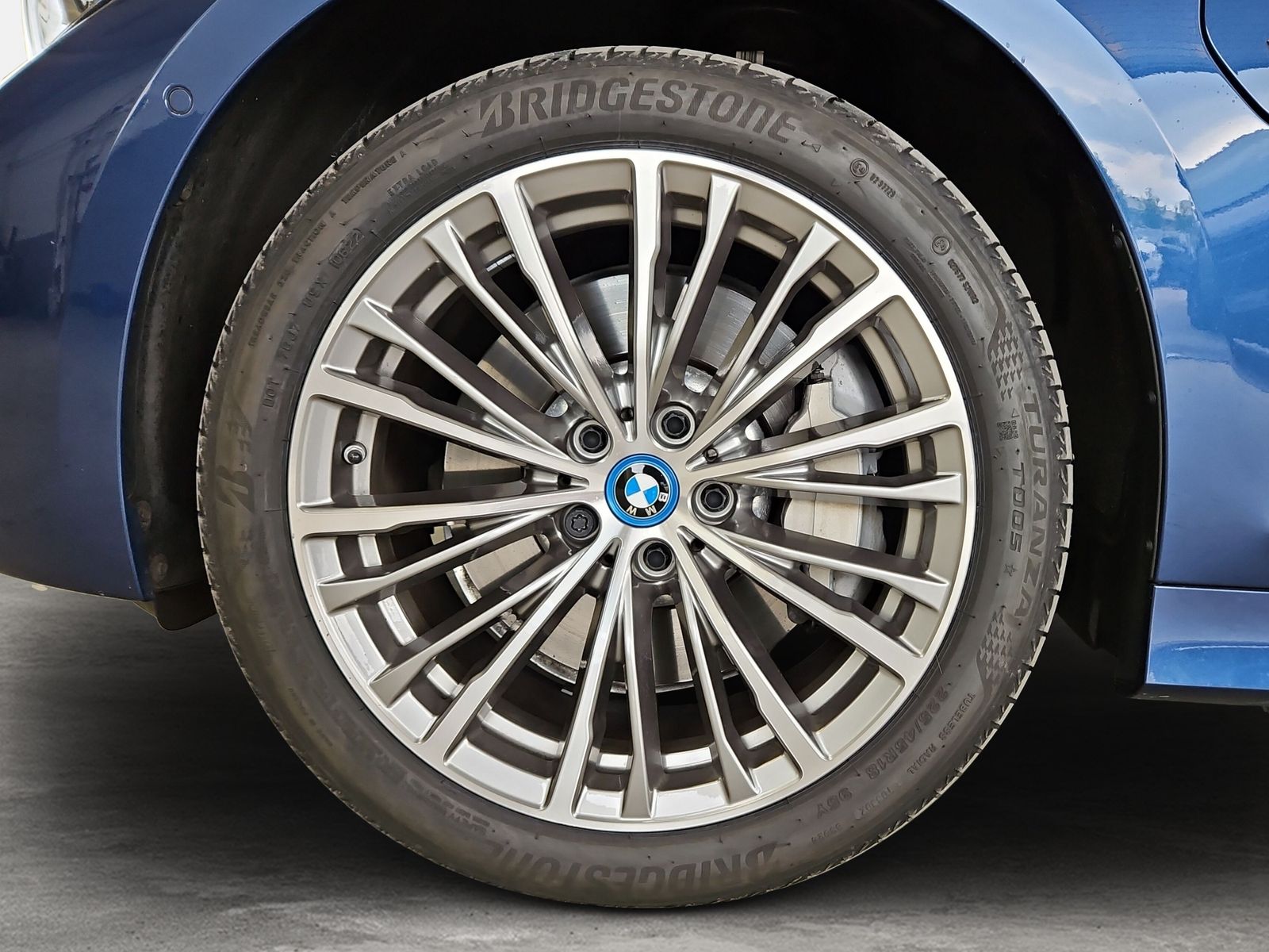 BMW 330e xDrive Touring LuxuryLine - Samsaru's Car Outlet