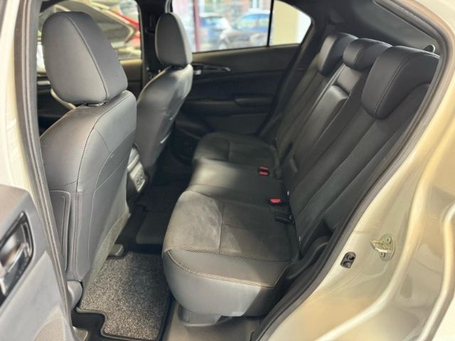 Mitsubishi Eclipse Cross Plus Select Black Hybrid 4WD 2.4 M