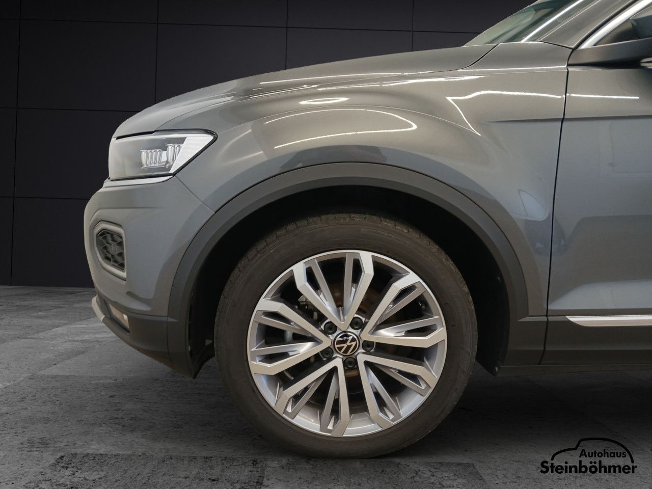 Volkswagen T-ROC Sport 1.5TSI DSG - Samsaru's Car Outlet