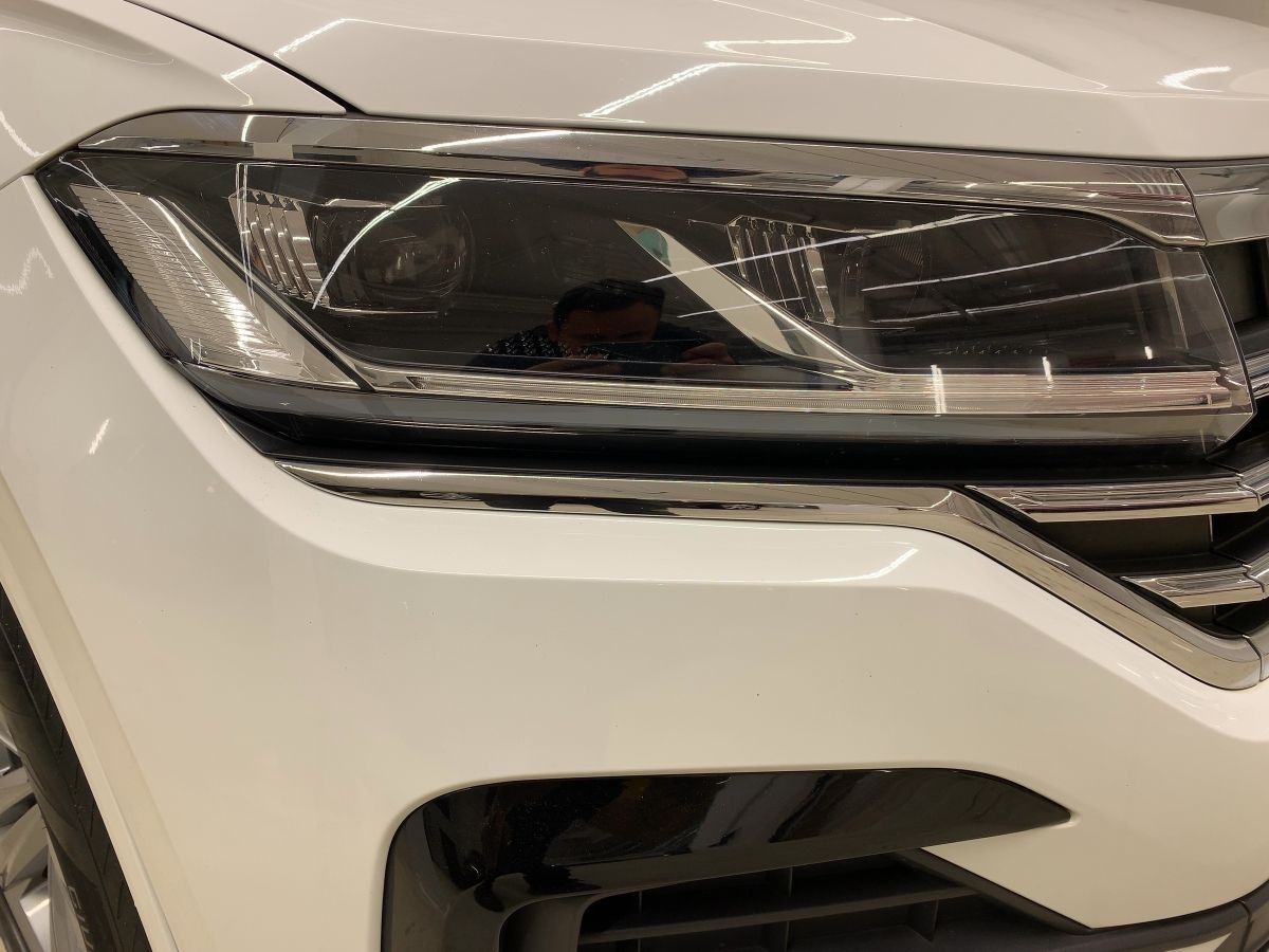 Volkswagen Touareg 3.0TDI 4M R-LINE - Samsaru's Car Outlet