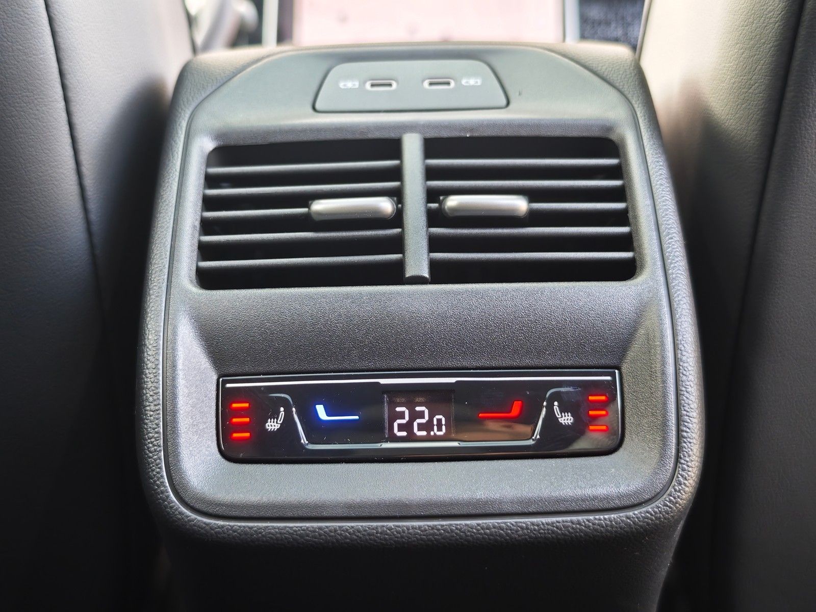 Volkswagen Passat Variant R-Line eHybrid Leder*AHK*Pano*Mat