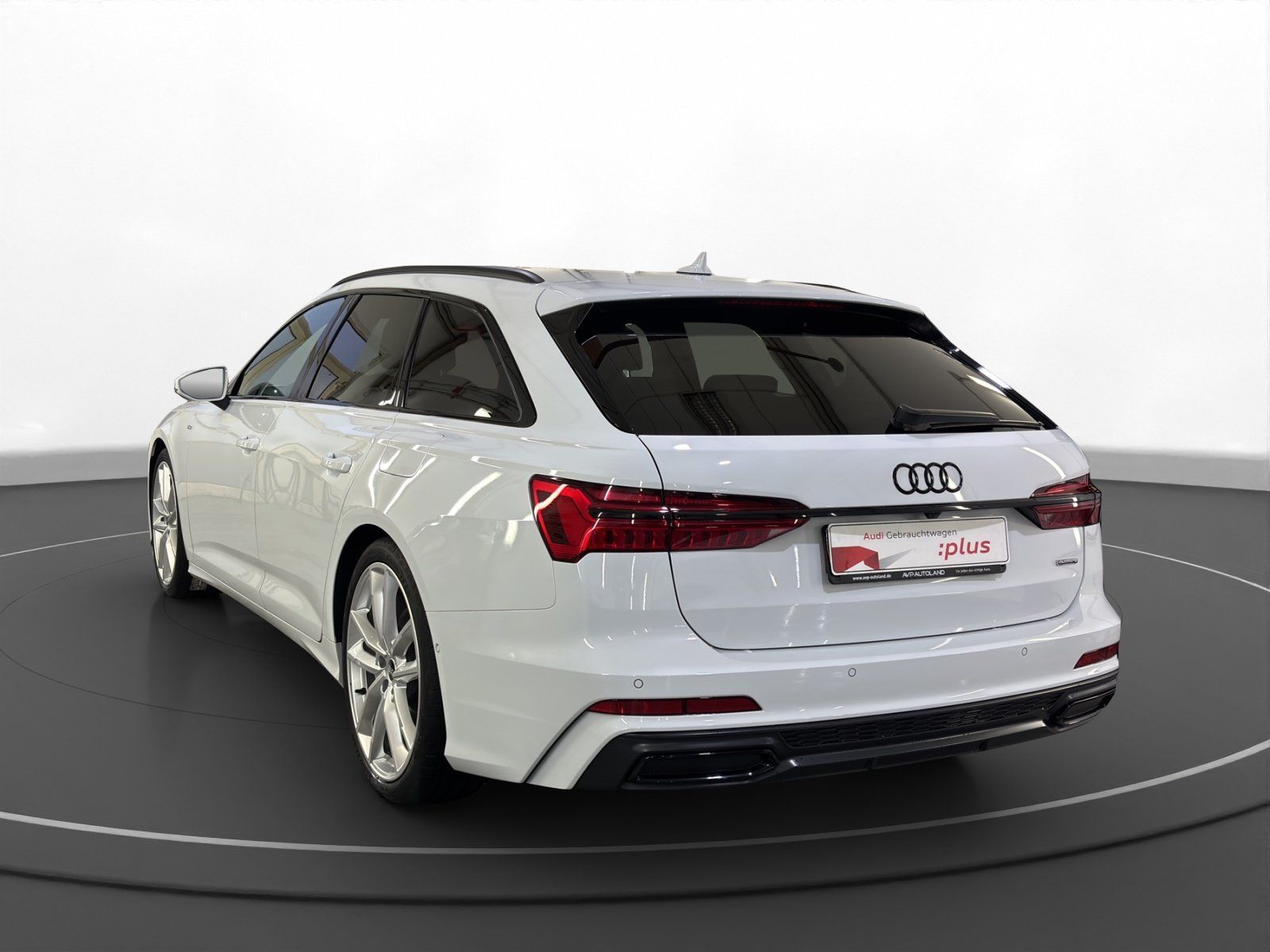 Audi A6 Avant 55 TFSI e quattro S tronic S line | AHK
