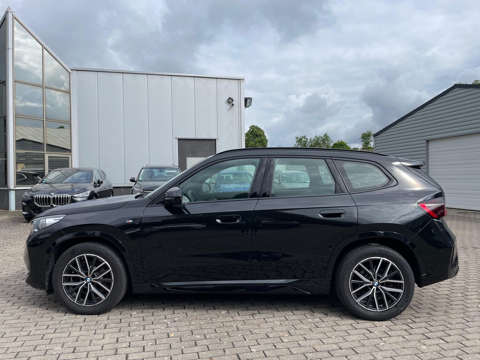 BMW X1 xDrive23d M Sportpaket - Samsaru's Car Outlet