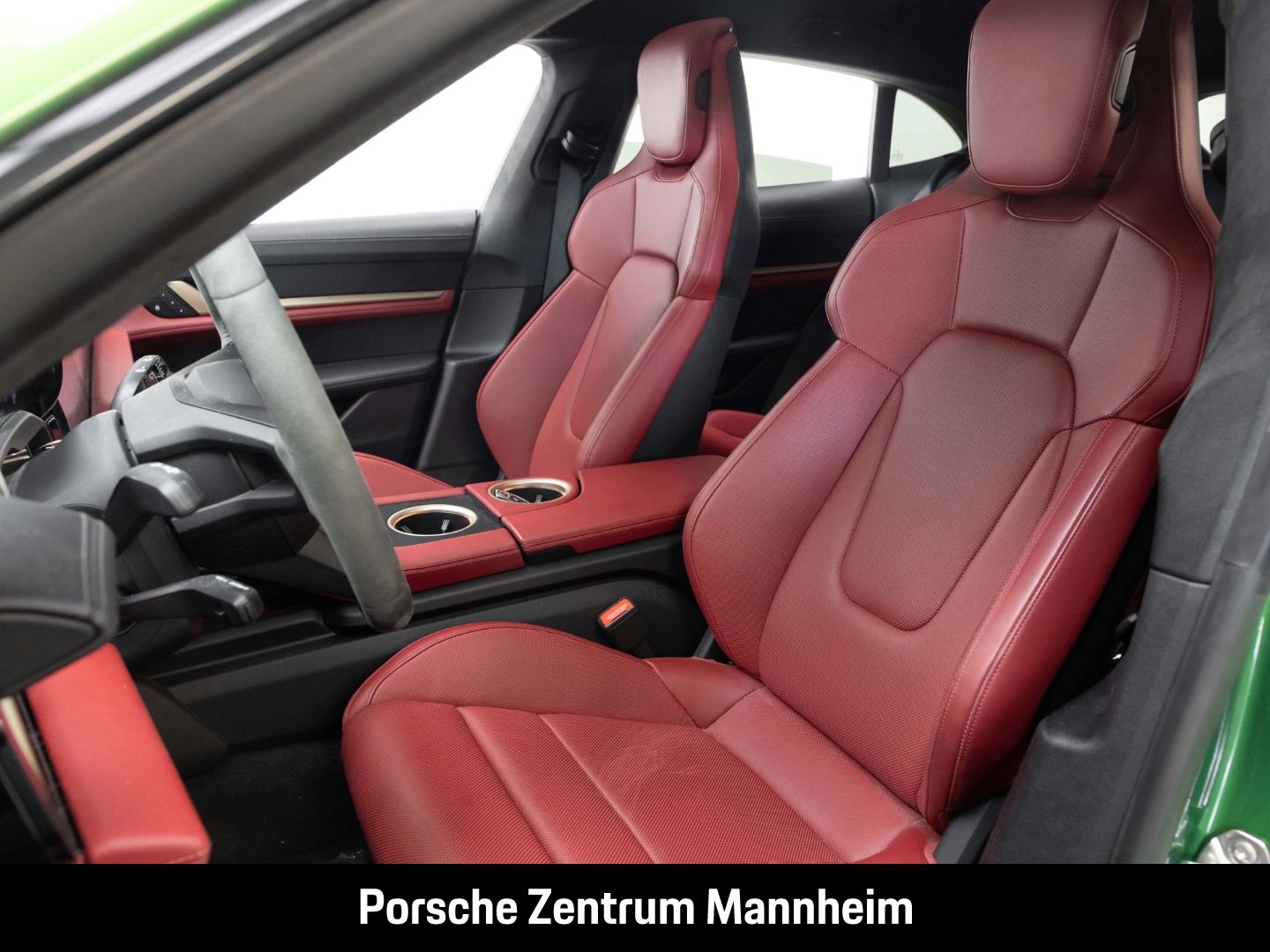 Porsche Taycan GTS Sport Turismo Pano InnoDrive Surround