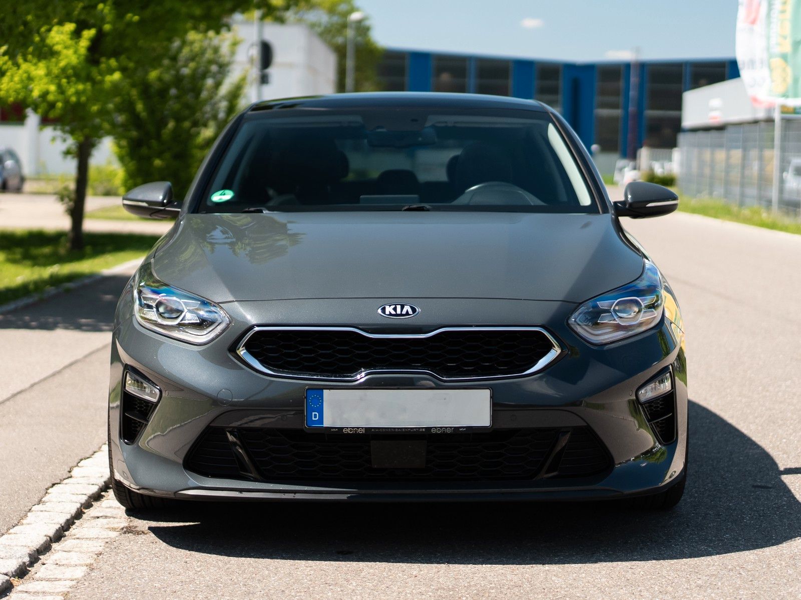 Kia Ceed Platinum Edition - Samsaru's Car Outlet