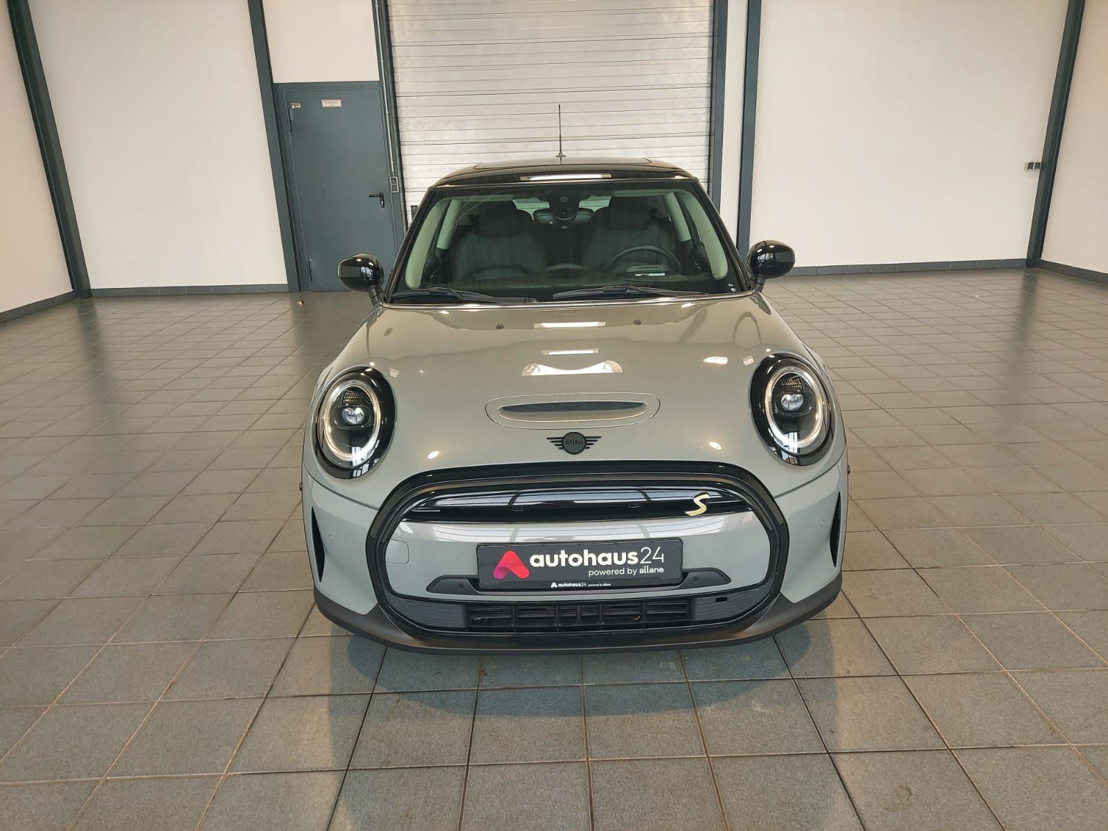 MINI Cooper SE Classic - Samsaru's Car Outlet