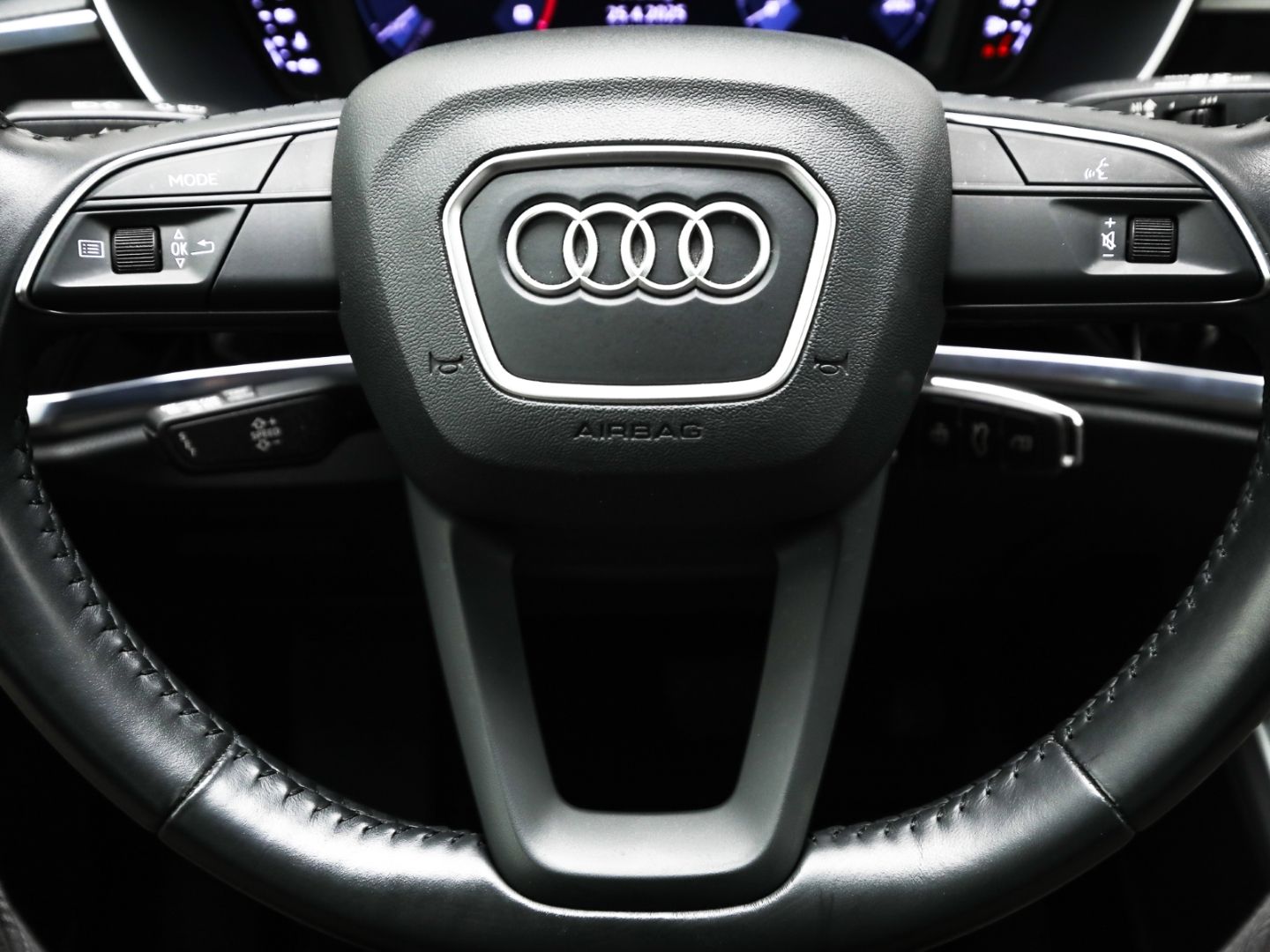 Audi Q3 40 TFSI quattro S line - Samsaru's Car Outlet