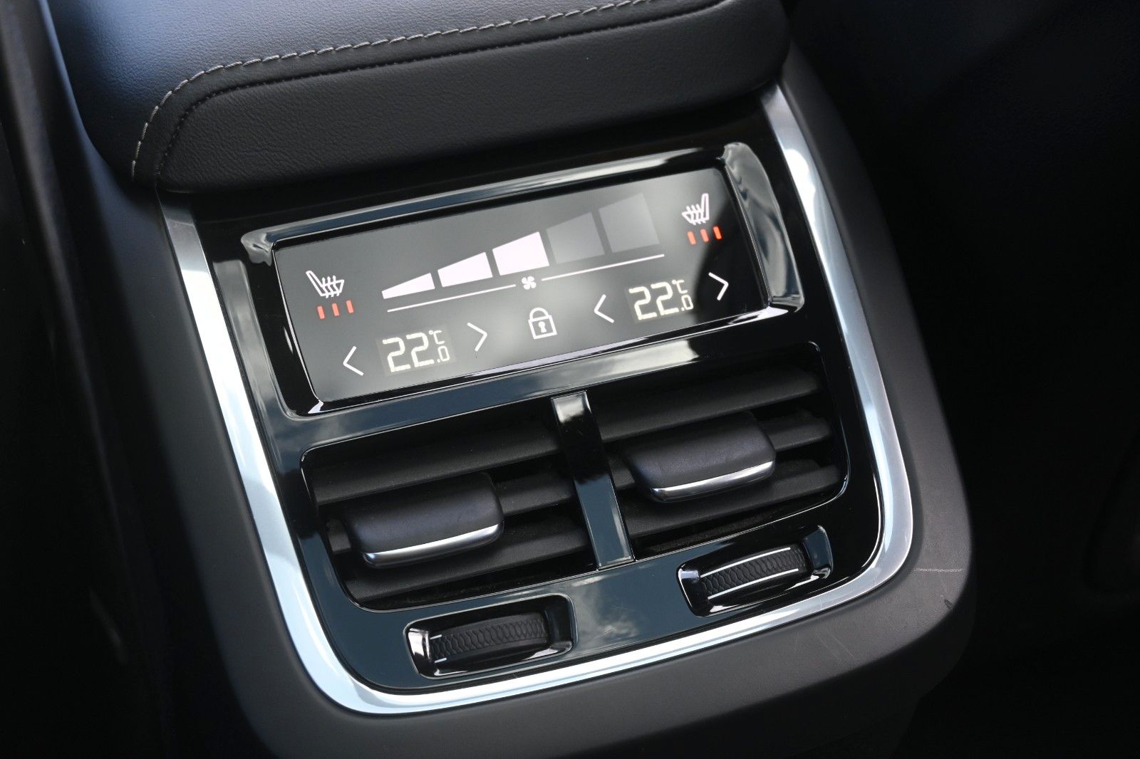 Volvo XC60 B4D AWD Ultimate Dark*LUFT*HUD*B&W*AHK*360°