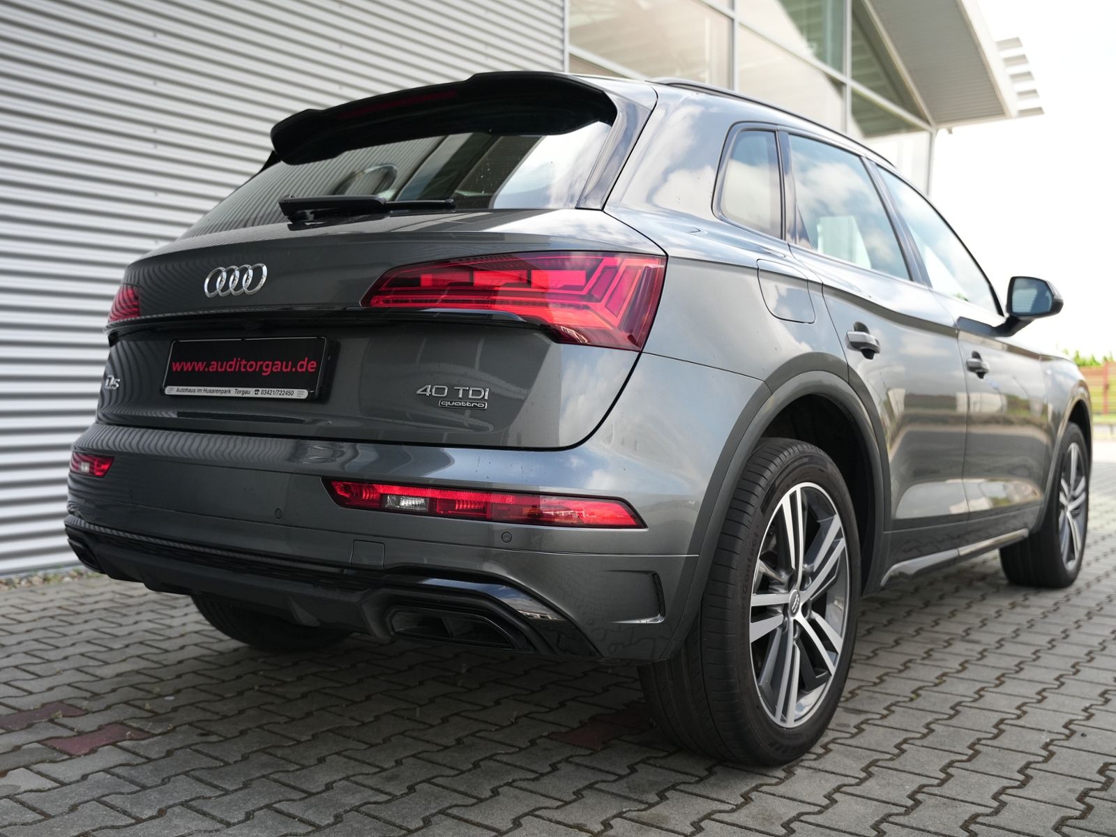 Audi Q5 40 TDI quattro S line - Samsaru's Car Outlet