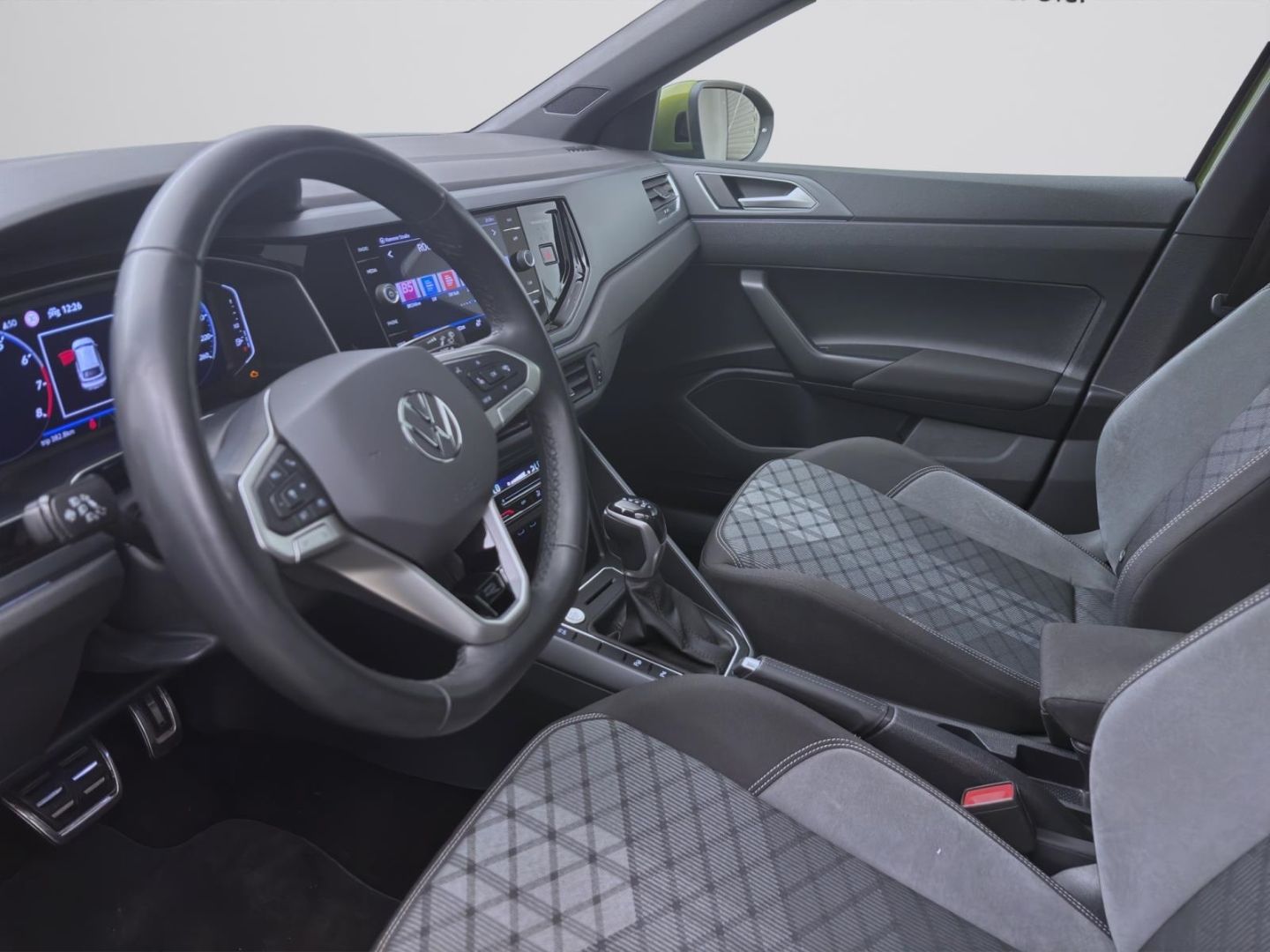Volkswagen Taigo 1.5 TSI DSG R-LINE - Samsaru's Car Outlet