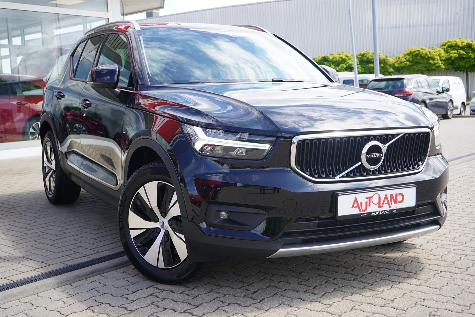 Volvo XC 40 T3 2WD Momentum Pro - Samsaru's Car Outlet