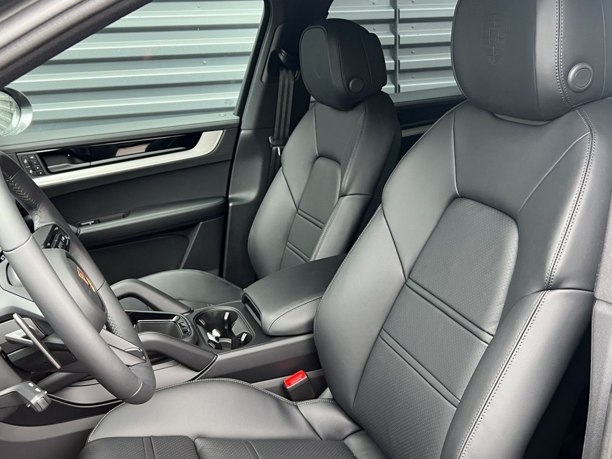 Porsche Cayenne E-Hybrid | Luftfederung | Panorama |