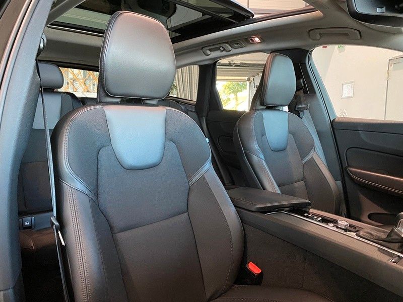 Volvo XC 60 Momentum Pro - Samsaru's Car Outlet