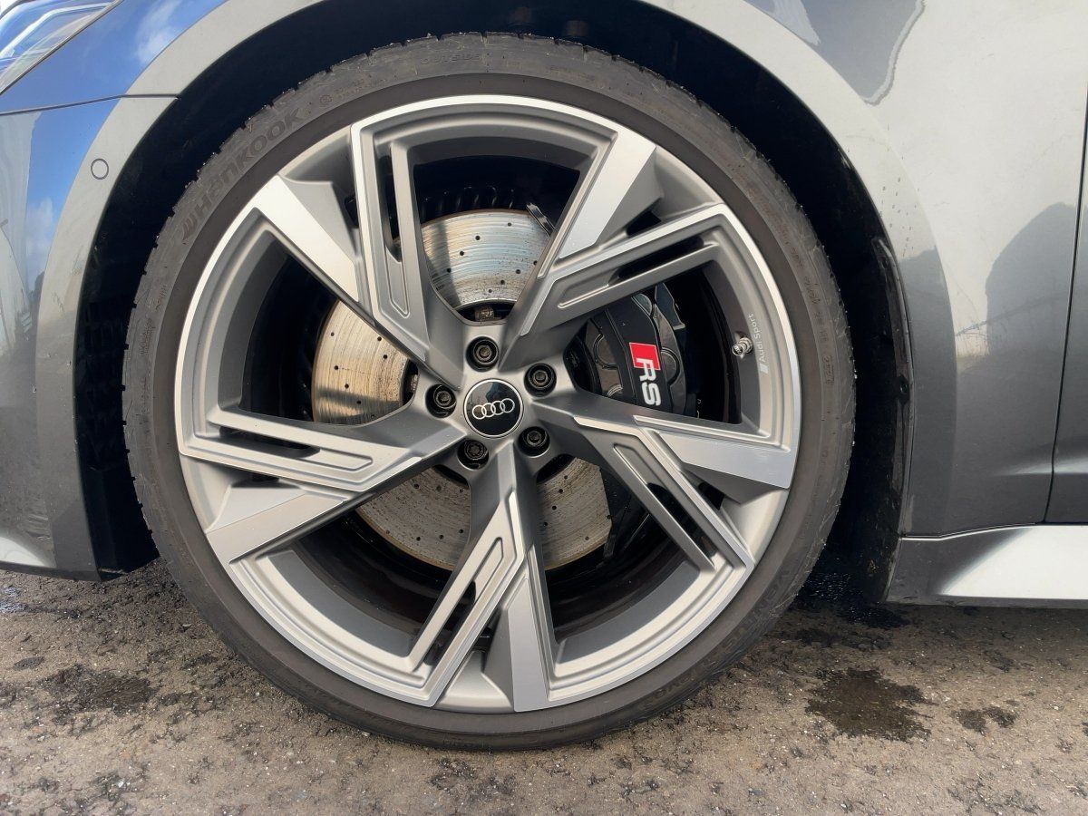 Audi RS 6 Avant 4.0 TFSI MATRIX+AHK+PANO+SHZ+VIRT
