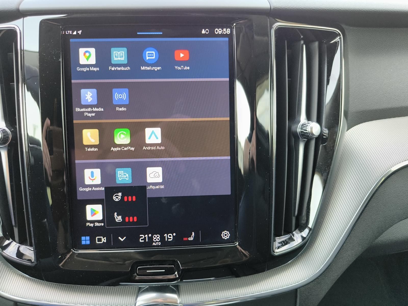 Volvo XC60 B4 Diesel AWD Aut. Plus Dark Standheizung